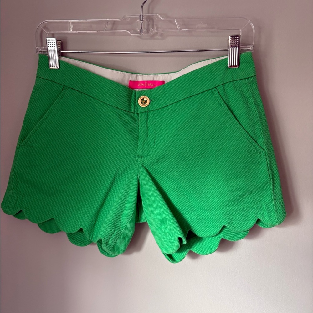 Lilly Pulitzer Vibrant Green Scalloped Shorts